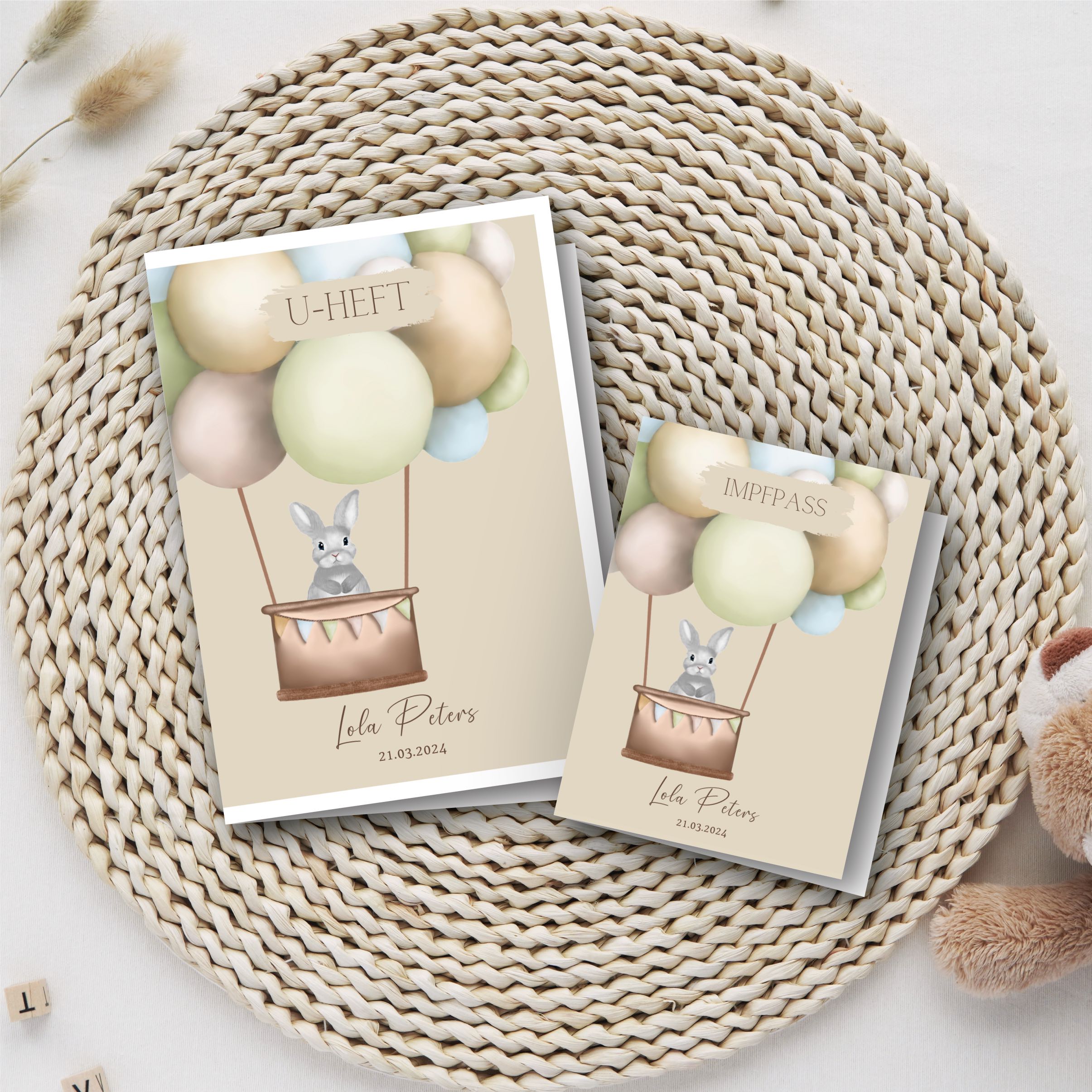 U-Heft-Mockup-Hase-Tisch-1